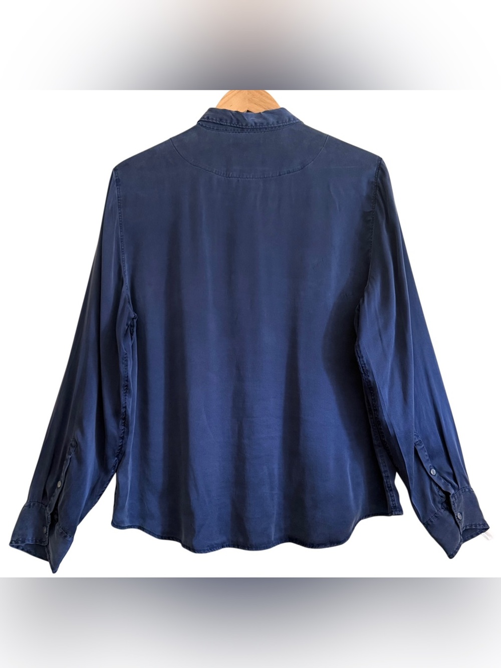 J. Crew 100% Silk Preppy Business Casual Lightweight Chic Button Down Shirt 14 - Picture 6 of 10